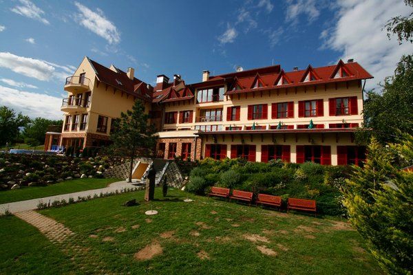 T&oacute; Wellness Hotel, B&aacute;nk