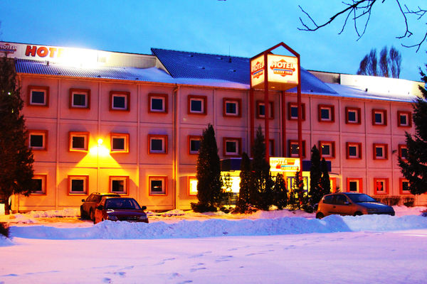 Drive Inn Hotel, Budapest