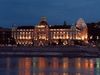 El hotel se construyó en 1918 en un elegante estilo secesionista. En un mismo edificio brinda las comodidades de un hotel cosmopolita y de balneario. Las habitaciones están provistas de baño completo (con ducha o bañera), teléfono, mini-bar, radio, TV a color, circuito interno de vídeo, Sky Channe…