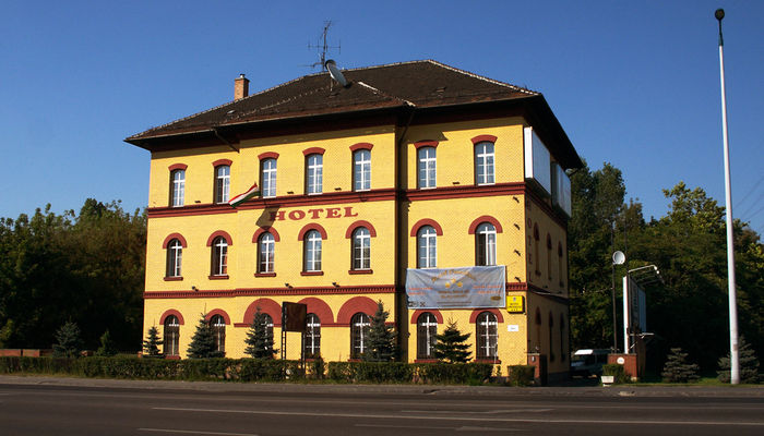 Hotel Omnibusz, Budapest