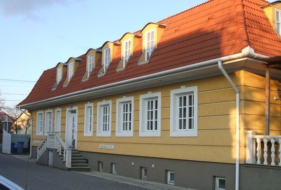 Caragana Panzi&oacute;, Debrecen