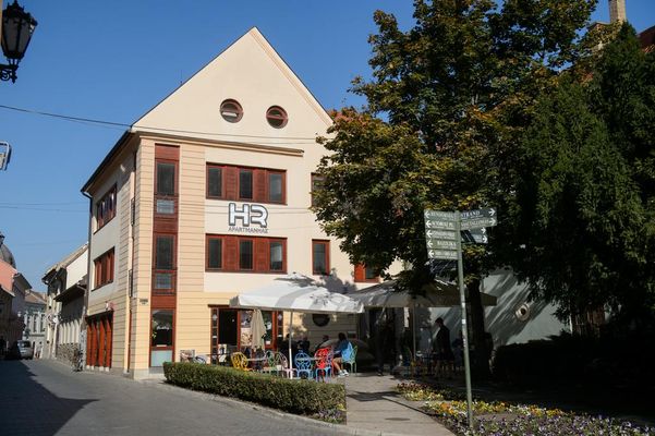 HR Apartmanház, Eger