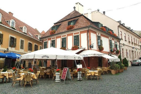 Senator House Hotel, Eger