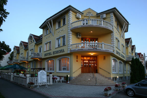 Hotel Korona, Hajd&uacute;szoboszl&oacute;
