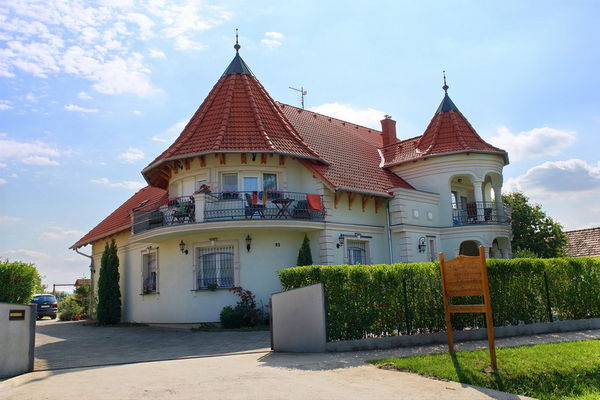 Admiral Villa, Kehidakustány