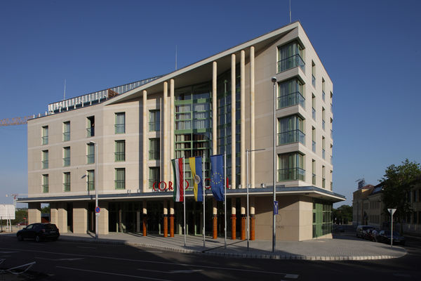Corso Hotel, P&eacute;cs