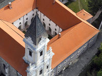 Kattintson ide a Sopronbánfalvi Pálos-Karmelita Kolostor többi fényképének megtekintéséhez!