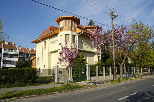 Villa Sakura Pension, Sopron