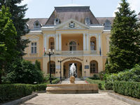 Click here for more images about Batthyány Mansion Hotel.