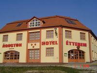 Click here for more images about Ágoston Hotel.